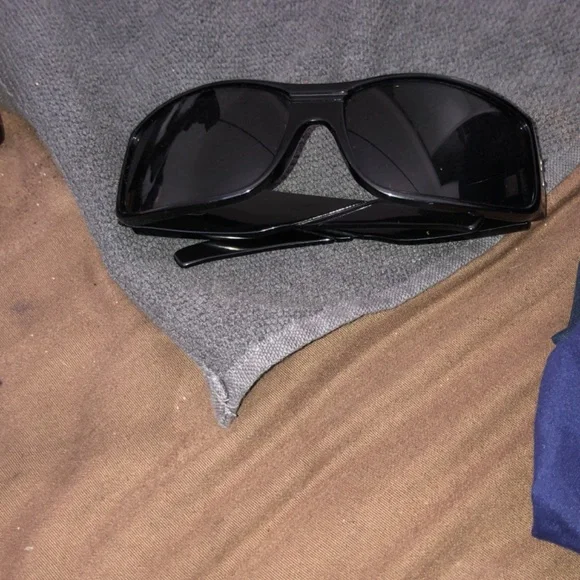 Spy Clash sun glasses with case.